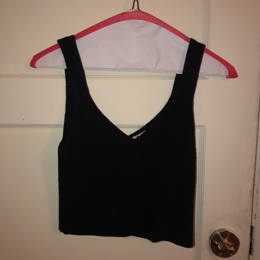 Ribbed black v tank top